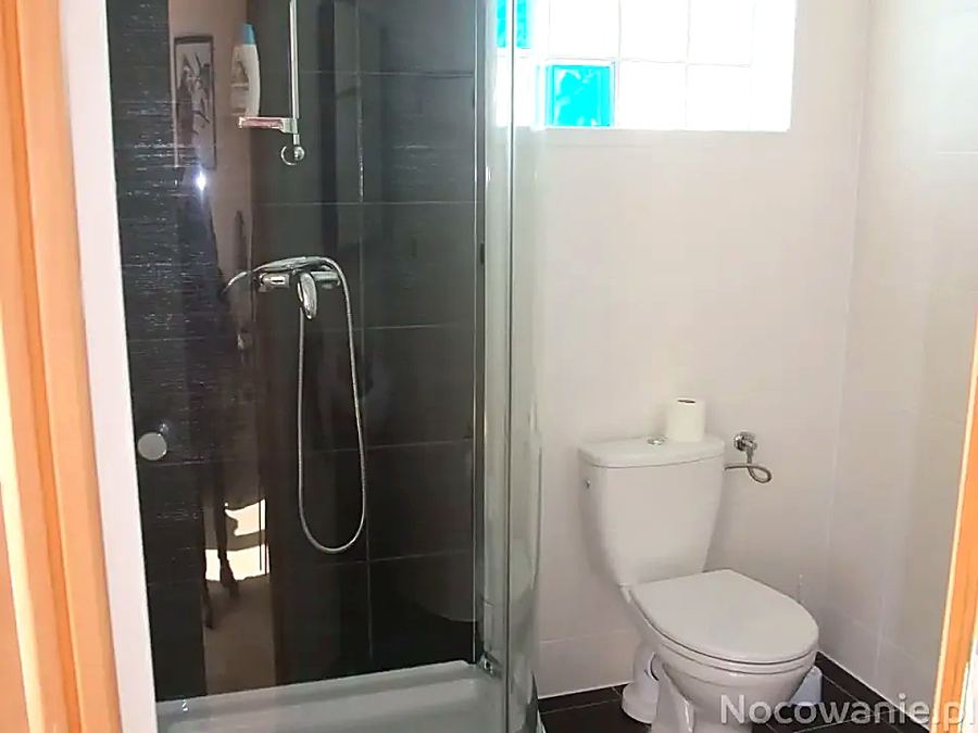 Badezimmer mit Dusche