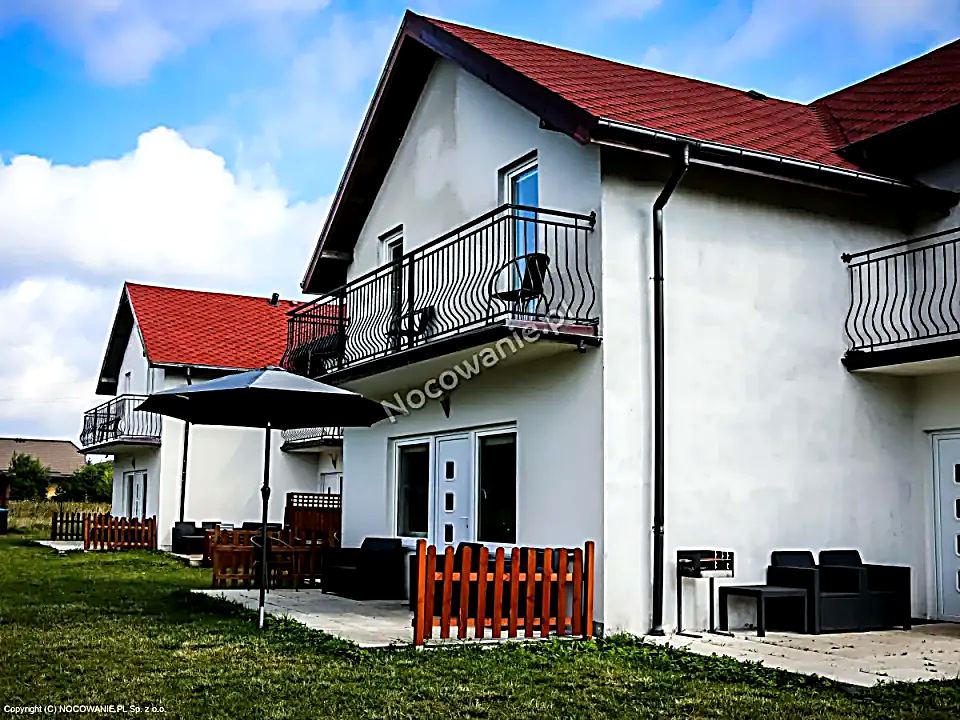 Haus 2 Außenansicht mit Terrasse