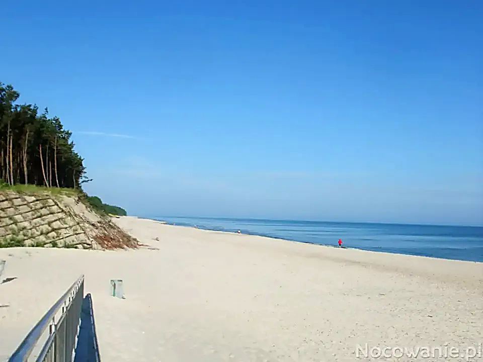 Ostseestrand mit Dünen bei Sarbinowo